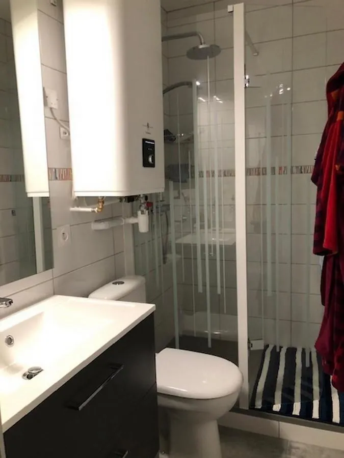 דירה Bagnères-de-Luchon Beau Studio Plus, Refait A Neuf, Tout Confort, Classe 3 Etoiles Par Le Comite Departemantal Du Tourisme De La Haute Garonne
